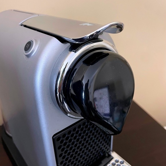 Breville Nespresso CitiZ Espresso Machine Silver Black BEC620SIL - Picture 4 of 7